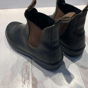Brown Blundstone Original Chelsea 500 Boots, 5 (8). Worn only a handful of times